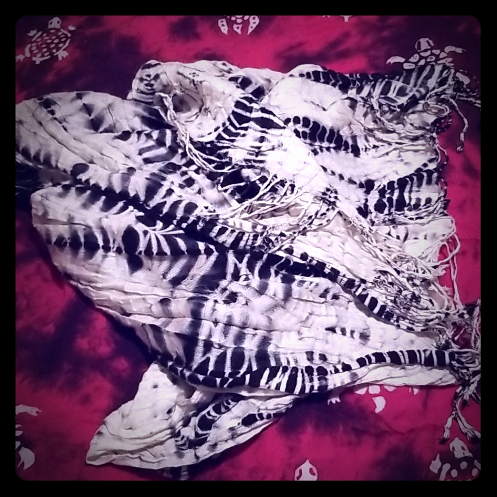 TIE DYE SCARF/ TAPESTRY - Picture 1 of 1